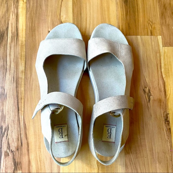 Suede platform sandals - Picture 2 of 8